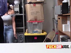 Coulisses, Grosse bite, Attrapée, Hard, Fille latino, Police, Punition, Uniforme