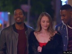 Большой член, Кончили внутрь, Член, Собачьи, Межрасовый секс, Два парня и девушка, Наездница, Втроем