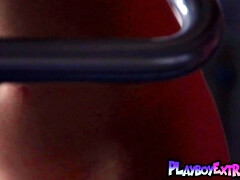 Grote mammen, Bruinharig, Rondborstig, Sportzaal, Natuurlijke tieten, Alleen