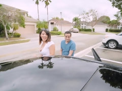 Sucer une bite, Brunette brune, Plantureuse, Voiture, Faciale, Hd, Fille latino, De plein air
