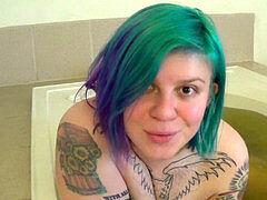 Vies praten, Tatoeage