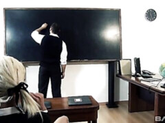 Grote kont, Grote lul, Grote mammen, Pijpbeurt, Natuurlijke tieten, Schoolmeisje, Tiener, Tieten likken