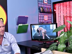 Enthousiasteling, Grote lul, Grote mammen, Lul, Orgasme, Kut duiken, Geschoren, Spuiten