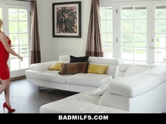 Madura, Grupo, Hd, Madres para coger, Estudiante, Maestra, Trio, Tetas