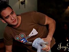 Красотки, Большие сиськи, Британки, Семяизвержение, Секс без цензуры, Сиськи