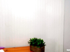 Grosser arsch, Grosser schwanz, Schwarz, Blasen, Schwanz, Würgen, Handjob, Interrassisch