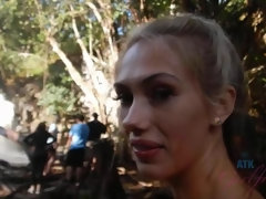 Blondine, Blasen, Fussjob, Orgasmus, Im freien, Pov, Öffentlich, Titten