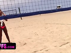 Plage, Sucer une bite, Face assise, Hd, Léchez, Public, Chatte, Criant