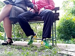 Amateur, Rondelette, Branlette thaïlandaise, Mère que j'aimerais baiser, Seins naturels, Public, Chatte, Mouillée