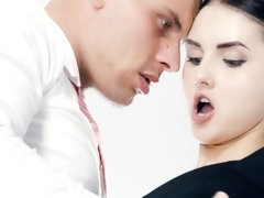 Heart-Stopping Brunette Sucks A Shaved Dick Of Her Lover