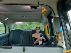 Bruinharig, Auto, Rok, Softcore pornografie, Tatoeage