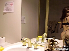 Tetas grandes, Mamada, Morena, Corridas, Ébano, Penetracion con dedos, Pajear, Lencería