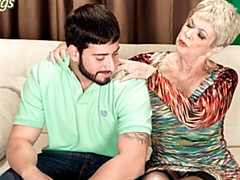 Gros cul, Grosse bite, Blonde, Sucer une bite, Branlette thaïlandaise, Léchez, Masturbation, Cheveux courts