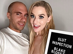 Entre bastidores, Verga grande, Tetas grandes, Rubia, Mamada, Estilo perrito, Flaco, Adolescente