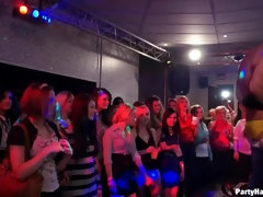 Grote lul, Blond, Laarzen, Hardcore, Interraciaal, Feest, Rijden, Tieten likken