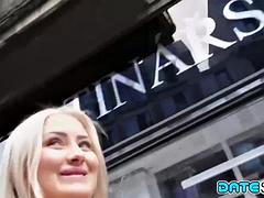 In den arsch, Tussi, Grosse titten, Blasen, Handjob, Reif, Milf, Verführt