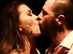 Bioscoop, Sperma shot, Hardcore, Pools, Realiteit, Roodharige vrouw, Zuigen, Tieten likken