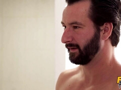 Braunhaarige, Spermaladung, Hardcore, Hotel, Latina, Dusche, Flotter dreier, Titten