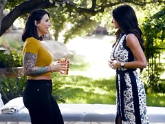 Красотки, Большая жопа, Большие сиськи, Пальцем, Секс без цензуры, Милф, На природе, Киски