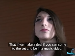 Amateur, Mamada, Estilo perrito, Al aire libre, Pov, Público