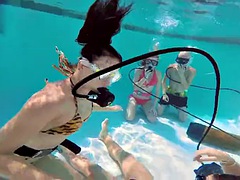 Blasen, Paar, Europäisch, Hardcore, Pool, Öffentlich, Jungendliche (18+), Unter wasser