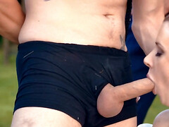 Grote kont, Grote lul, Grote mammen, Blond, Pijpbeurt, Geschoren