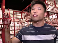 Leie, Asiatisch, Blasen, Aufs gesicht abspritzen, Schwul, Handjob, Ablutschen