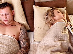 Schlafzimmer, Grosser arsch, Blondine, Blasen, Küssen, Lecken, Muschi, Titten