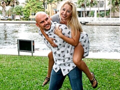 Grote lul, Blond, Pijpbeurt, Hondjeshouding, Natuurlijke tieten, Kort haar, Tiener, Tieten likken