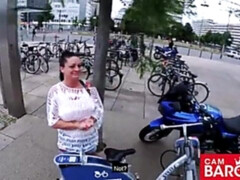 Lieveling, Moeder die ik wil neuken, Natuurlijke tieten, Buiten, Openbaar, Kut duiken, Realiteit, Tatoeage