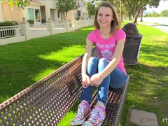 Платье, Экстремальный секс, Большие дырки, Каблуки, Мастурбация, Оргазм, На публике, Соло