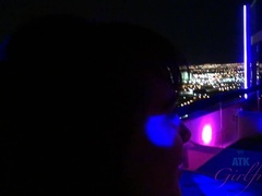 Enthousiasteling, Bruinharig, Vriendin, Orgasme, Kut duiken, Mager, Roken, Tieten likken