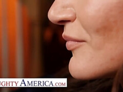 Grosse titten, Blasen, Hundestellung, Hd, Milf, Mutti, Muskel, Flotter dreier