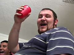 Enthousiasteling, Slaapkamer, Pijpbeurt, Bruinharig, Sperma shot, Hardcore, Moeder die ik wil neuken, Feest