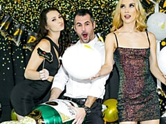 Culo grande, Verga grande, Mamada, Estilo perrito, Ffm, Tetas naturales, Adolescente, Tetas