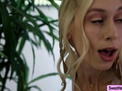 Grote mammen, Blond, Lesbisch, Likken, Masseren, Masturbatie, Orgasme, Kut duiken