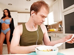 デカ尻, デカパイ, フェラチオ, 茶髪の, 手コキする, キス, オマンコ, 剃毛