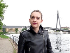 18 jaar, Kont, Rondborstig, Bedriegen, Hardcore, Natuurlijke tieten, Realiteit, Tieten likken