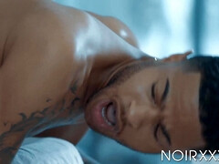 Grosser schwanz, Schwarz, Blasen, Spermaladung, Schwanz, Hardcore, Interrassisch, Küssen