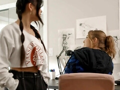 Asiático, Culo grande, Tetas grandes, Morena, Penetracion con dedos, Peludo, Lesbiana, Chupando