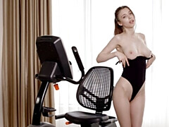 素人, デカ尻, デカパイ, 指いじり, オナニー, ガリガリ, ストリッピング, ティーン