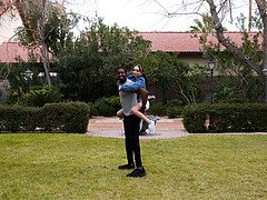 Grote mammen, Rondborstig, Hd, Gigantische lul, Interraciaal, Likken, Monster, Tiener