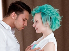 Anal, Gros cul, Grosse bite, Sucer une bite, Seins naturels, Cheveux courts, Maigrichonne, Nénés