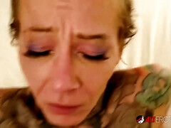 In den arsch, Grosse titten, Blondine, Blasen, Vollbusig, Reif, Dusche, Titten