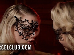 Grosse titten, Blasen, Braunhaarige, Vollbusig, Natürlichen titten, Party, Jungendliche (18+), Titten