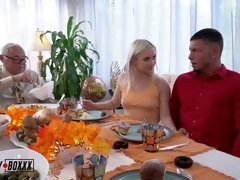Grote mammen, Pijpbeurt, Gezin, Fetisj, Moeder die ik wil neuken, Pornster, Kut duiken, Tieten likken