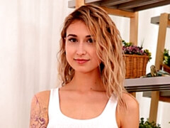 Grosse bite, Blonde, En levrette, Léchez, Masturbation, Chatte, Maigrichonne, Nénés