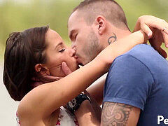 Sucer une bite, Tir de sperme, De plein air, Petite femme, Adolescente