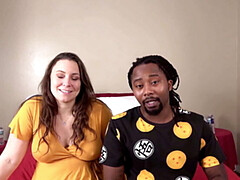 Chambre à dormir, Grosse bite, Gros seins, Noire, Blonde, Queue, En levrette, Branlette thaïlandaise