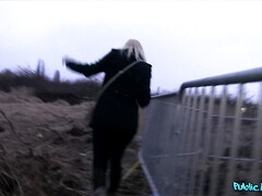 Enthousiasteling, Blond, Pijpbeurt, Mollig, Moeder, Buiten, Openbaar, Kut duiken